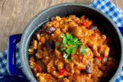 Chili with a hint of cocoa